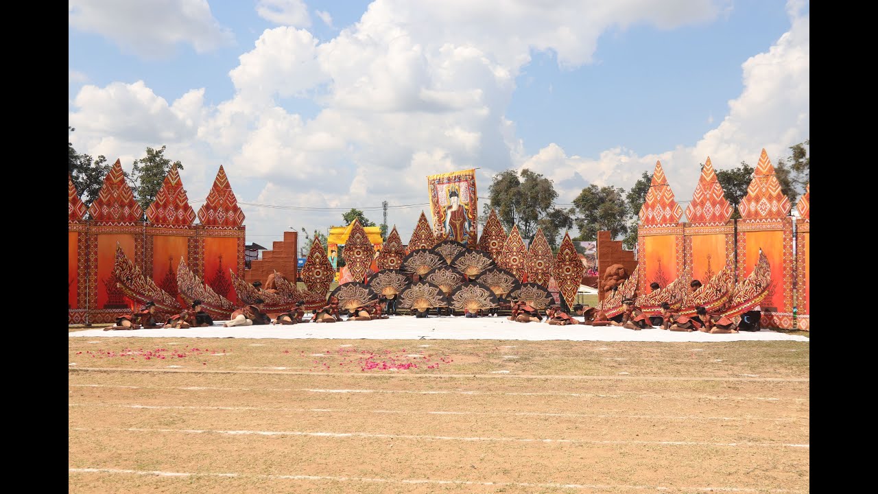 การแข่งขันเชียร์ลีดเดอร์ของสีแสด ในการแข่งขันกีฬาสีภายใน 