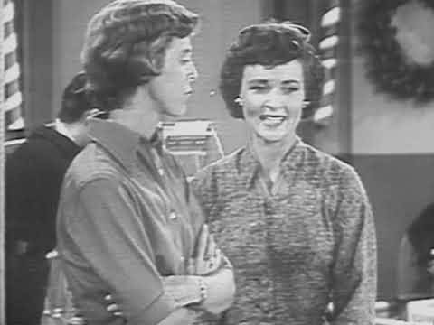 A Date with the Angels SANTA'S HELPER - Betty White