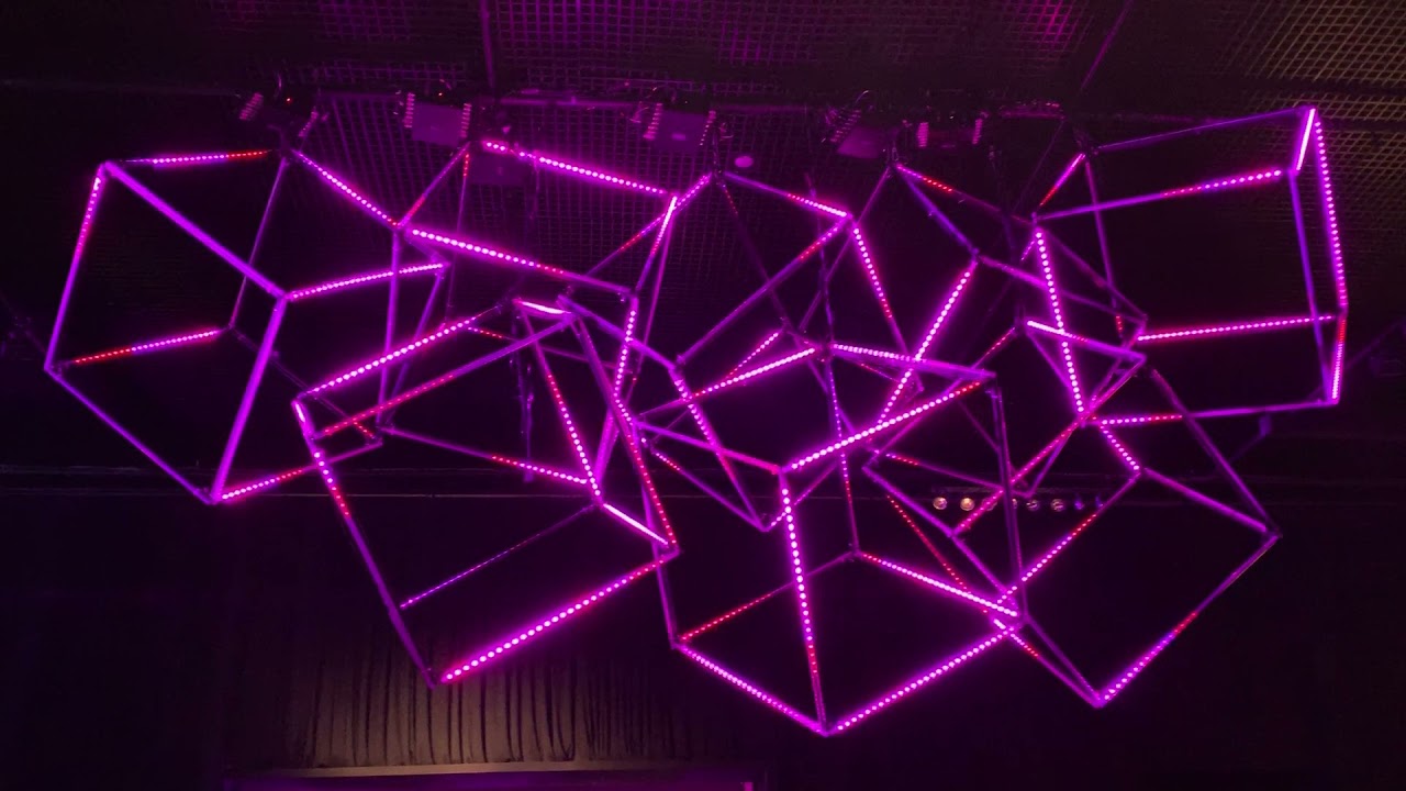 Cubos de LED (Showtime Produções)