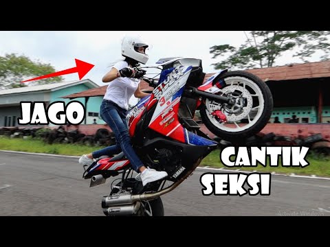 CEWE CANTIK MUNGIL JAGO ANGKAT MOTOR 250CC