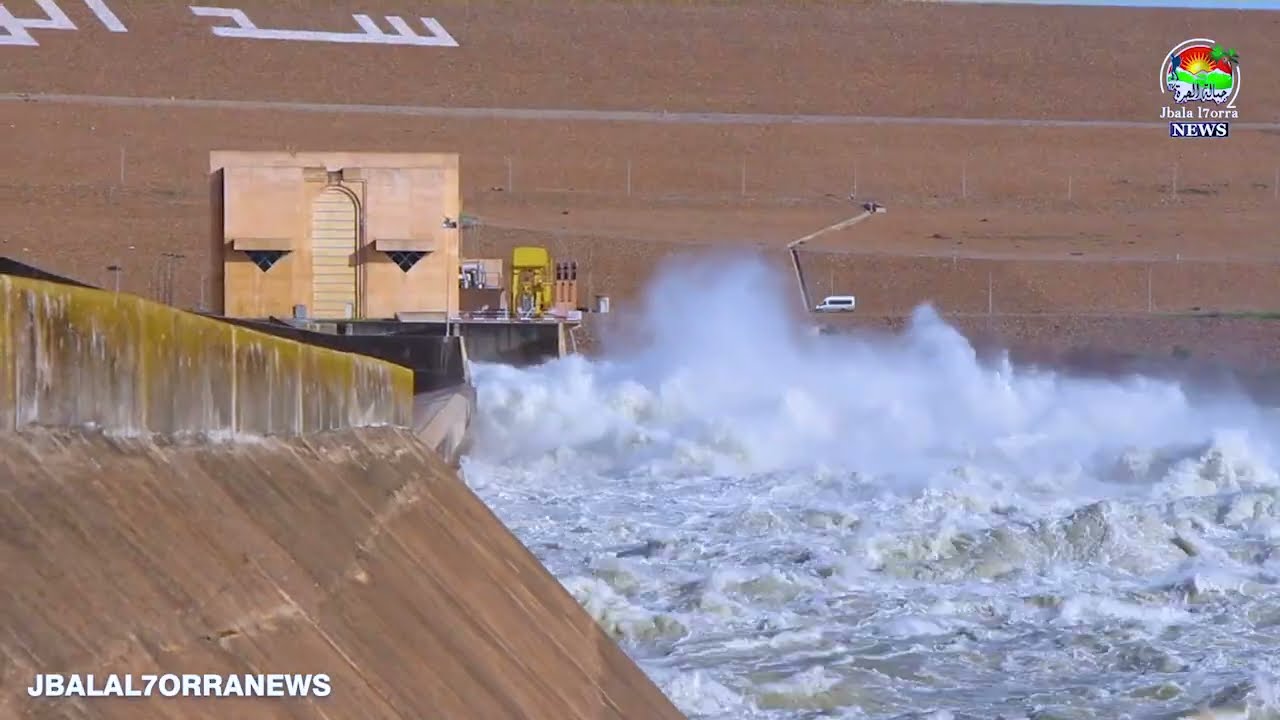 🔴 شاهد الارتفاع المهول في منسوب مياه سد الوحدة وعملية تفريغ الحمولة كبيرة بزاف  تخوف الساكنة