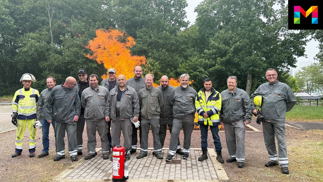 Es wird heiß und laut: Kollegen der Mainzer Netze GmbH löschen Gasbrände