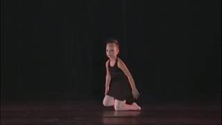 Maddie Ziegler's Solo at age 5