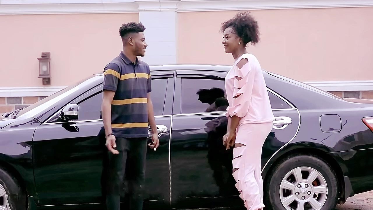 ELLE A LOUÉ UN TAXI SANS SAVOIR QUE LE CHAUFFEUR ÉTAIT SON AMOUR PERDU DE VUE DEPUIS LONGTEMPS