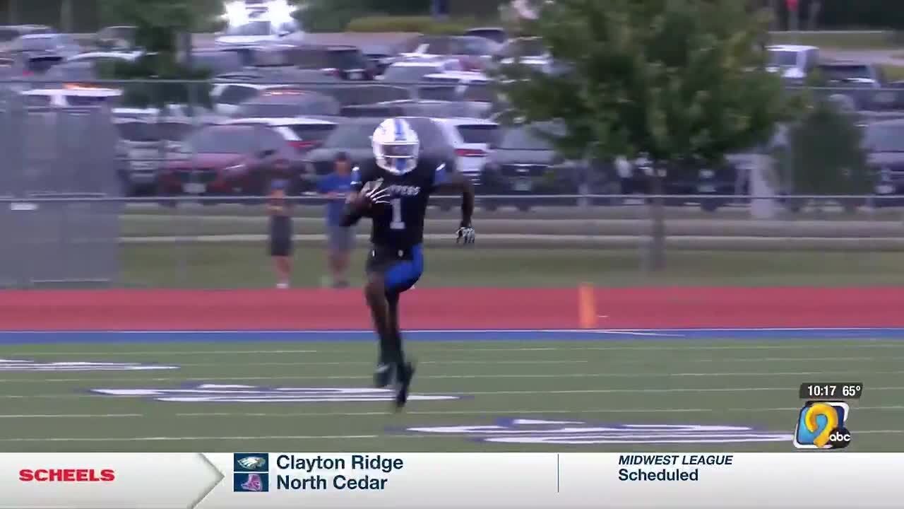 Clear Creek Amana kicks off season with statement win against Davenport West