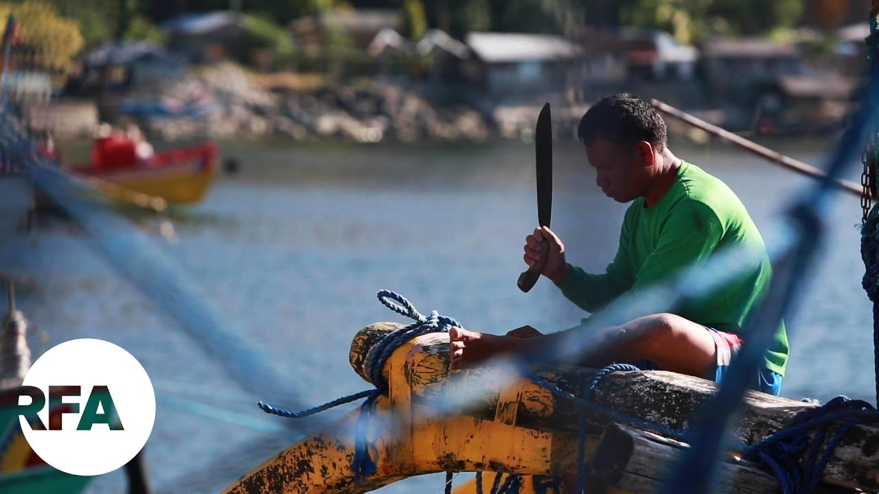 Filipino fishermen in the firing line of South China Sea dispute