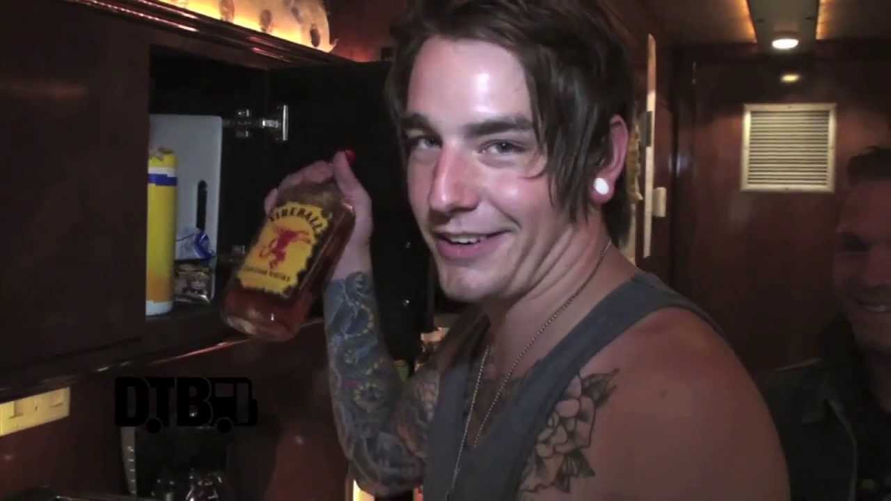 We Came As Romans - BUS INVADERS Ep. 475 [Warped Edition 2013]