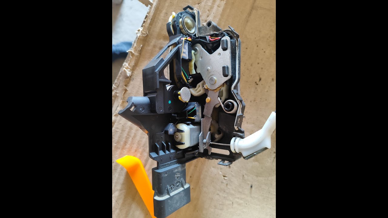 Проблема замка водійських дверей Peugeot 508 sw і не тільки.