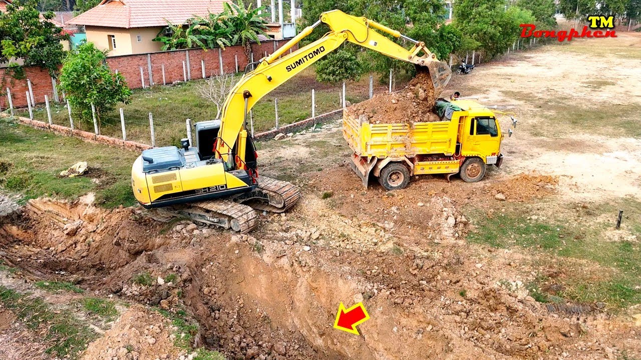 Excavator Starting Work & Operation With Dump Truck | Heavy Equipment ...