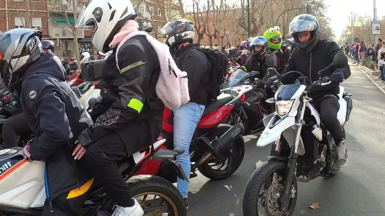 2ª Parte Desfile Banderas Pingüinos 2025