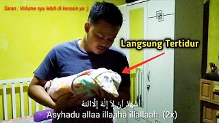 Merdu sekali suara ayah mengadzankan bayinya baru lahir
