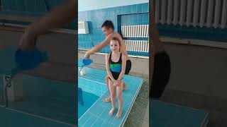 Как быстро надеть шапочку для плавания - Видео от Алексей Трайно