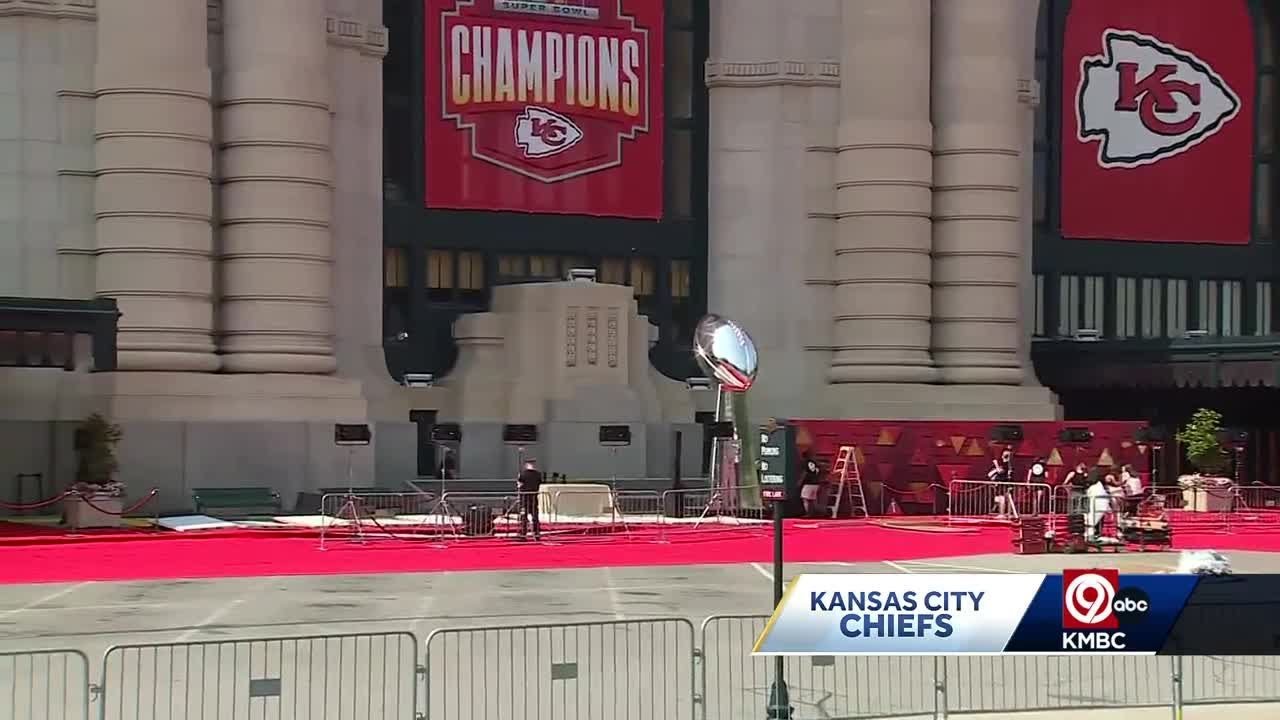 Chiefs celebrate Super Bowl title in style at private ring