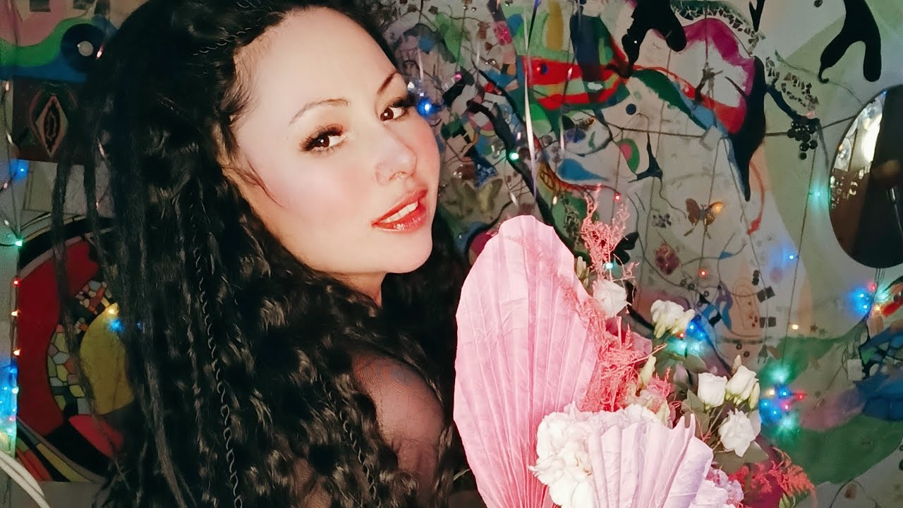 ТАРО ДЛЯ МУЖЧИН. КАКАЯ ЖЕНЩИНА ВЛЮБЛЕНА В ВАС? КТО ЛЮБИТ ВАС ДО СИХ ПОР?