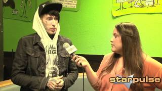 Exclusive Trace Cyrus Talks Transition From Metro Station To Ashland High With Vanessa Mujica