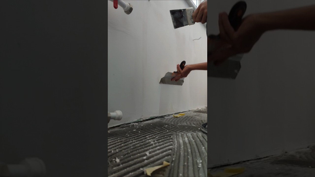 Apply the 2nd layer of putty #home #house #putty #painting #plaster_work