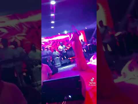 حفلة هيفاء وهبي في الحمامات