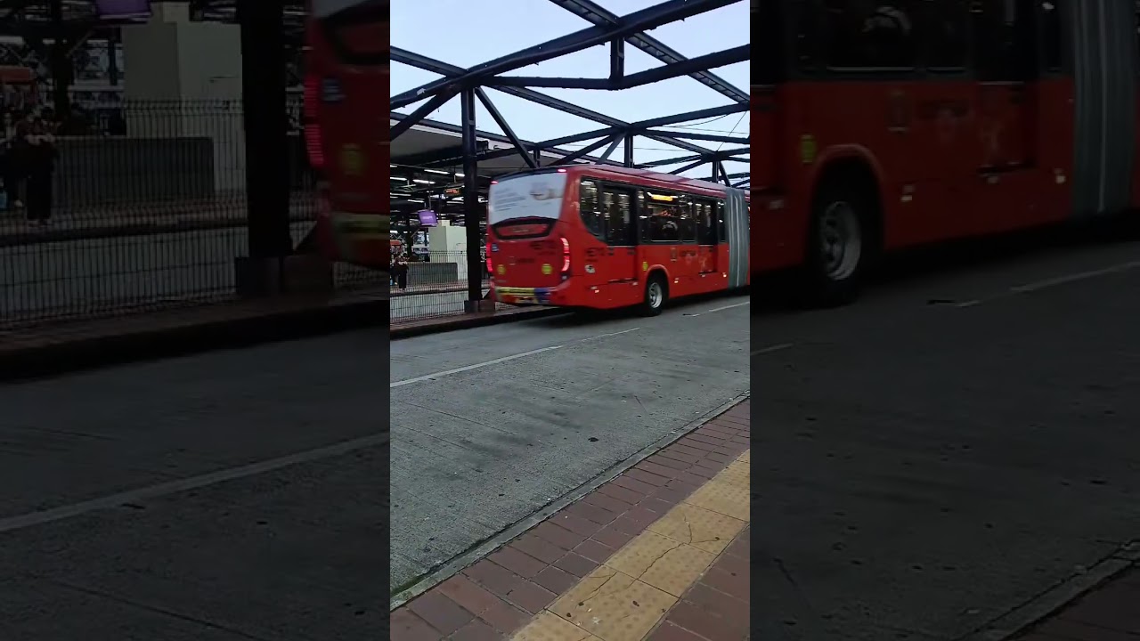 Movimentação no Terminal do Pinheirinho  05/03/2026   Parte 2