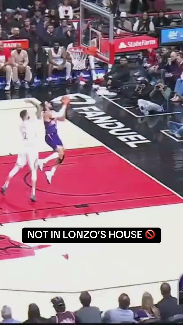 Big block from Lonzo Ball ?