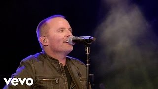 Video thumbnail of "Chris Tomlin - White Flag (Live)"