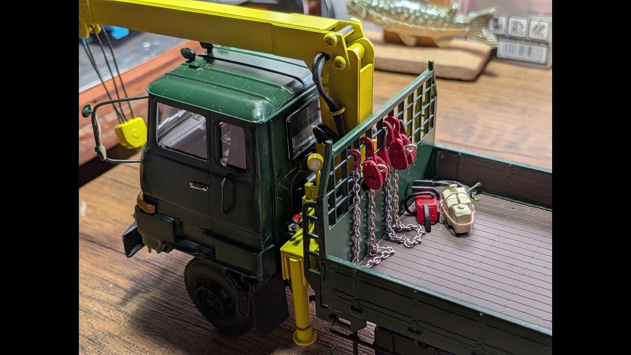 えすけーの荷台のレバーブロック、チェンソー、チェンソー混合油、チェンソーオイル🛢️