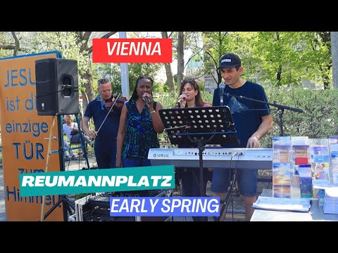 Видео: Holy Is The Lord God Almighty! ReumannPlatz Vienna