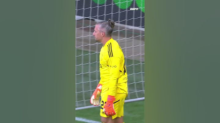 Bijna 39 jaar, maar Pasveer is nog lenig zat 🤸 #SHORTS