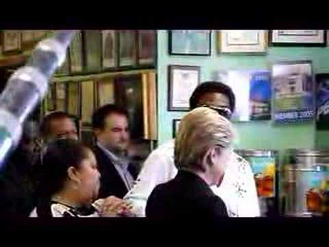"Black Elvis" serenades Hillary Clinton