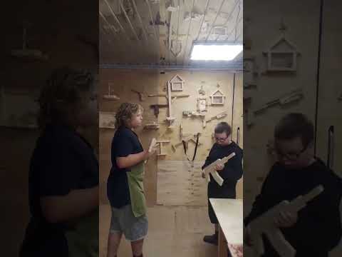 Автомат сделал сам из дерева.#автоматы #шортс #video #сделайсам #поделки #столярка #standoff2