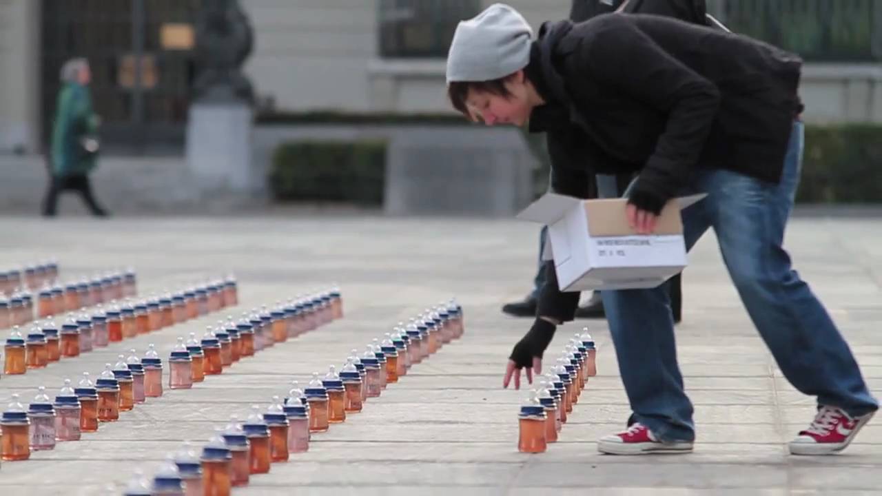 Weltwassertag 2010 - 4000 Schoppen auf dem Bundesplatz (22. März 2010)