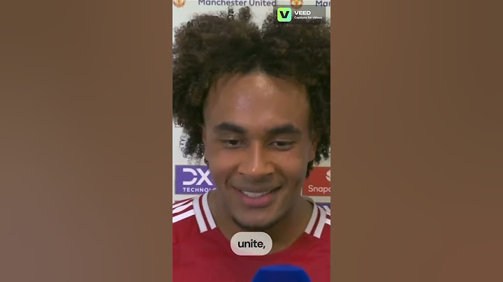 Joshua Zirkzee reacts to scoring the winning goal for Manchester United on his debut #mufc