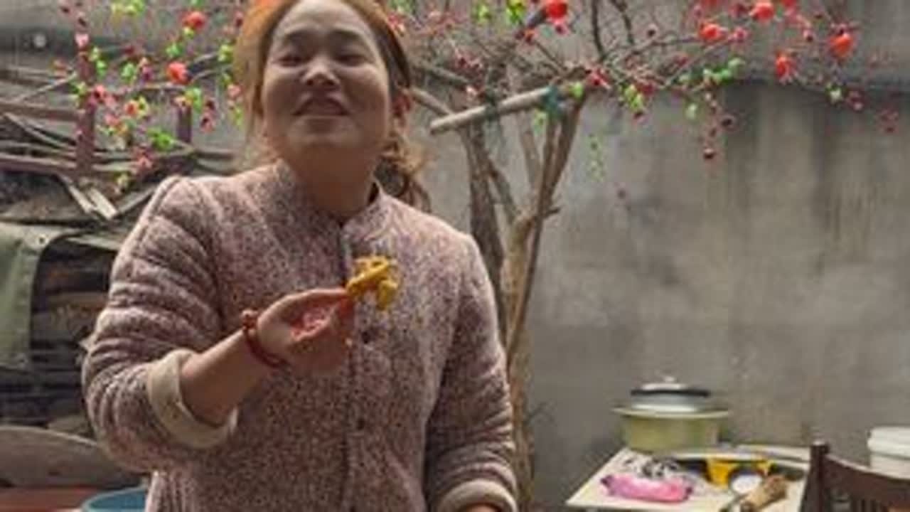 姊妹们视频着急发布 文字来不及修改了  过油过油，越过越有，人间烟火气，最抚凡人心，一家人都参与进来一边炸一边吃，有滋有味，开开心心过年咯#记录真实生活 #我的乡村生活 #分享家乡美食 #我的农...