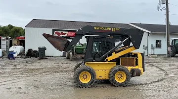 Kolik váží smykem řízený nakladač New Holland LS190?