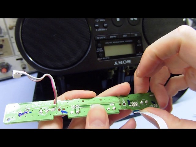 Sony ZS-PS50 portable CD player with snapped PCB - YouTube