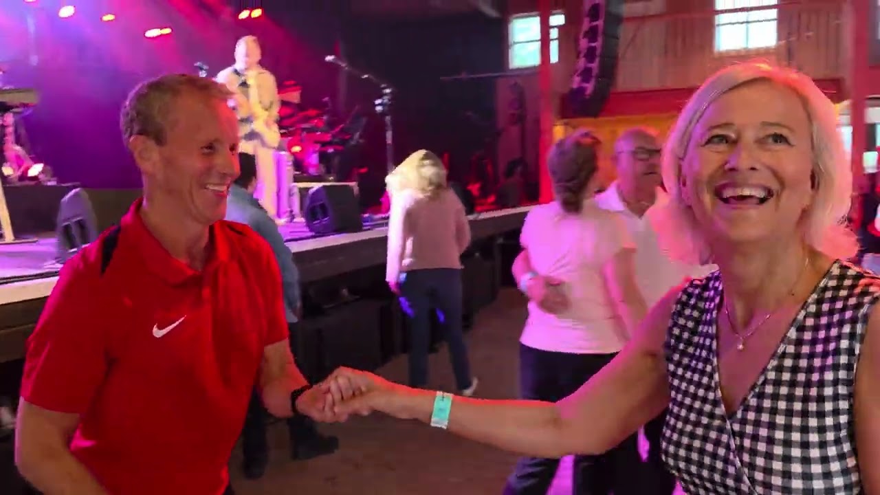 Drömtjej med Casanovas på Lavvotunet Dokka Camping Dansnytt Jan Tore Eriksen