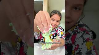 Valentina ensinando fazer massinha com 2 ingredientes #shorts