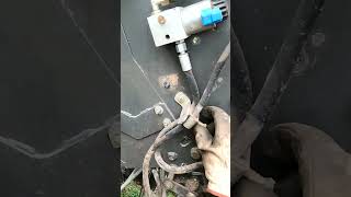 POV: Removing a Stuck Straw Chopper Bearing Housing (Claas Lexion 580)