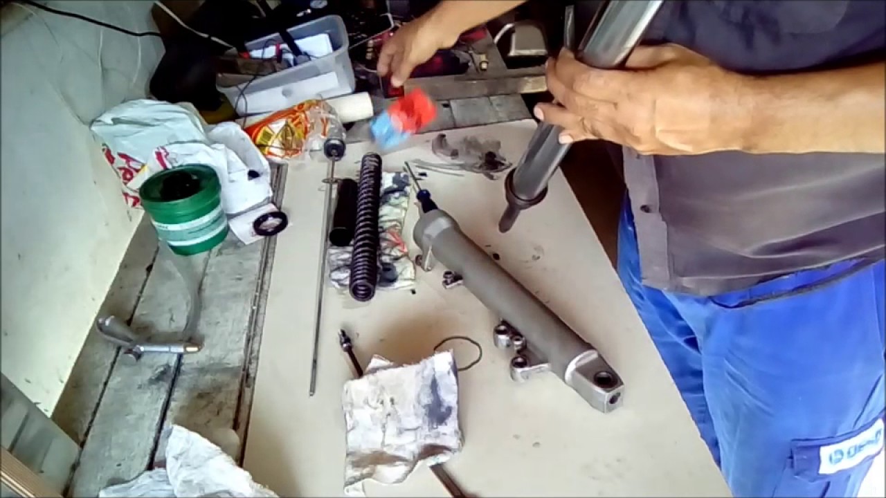 Troca do Retentor da  Bengala, Suzuki GSX 750F.