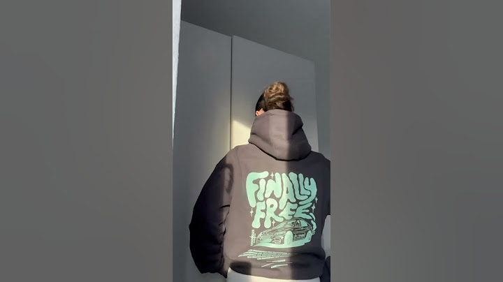 Du kannst deinen Abschlusspulli nicht draußen tragen? Bei AK Hoodies geht das 🫶🏽🤓