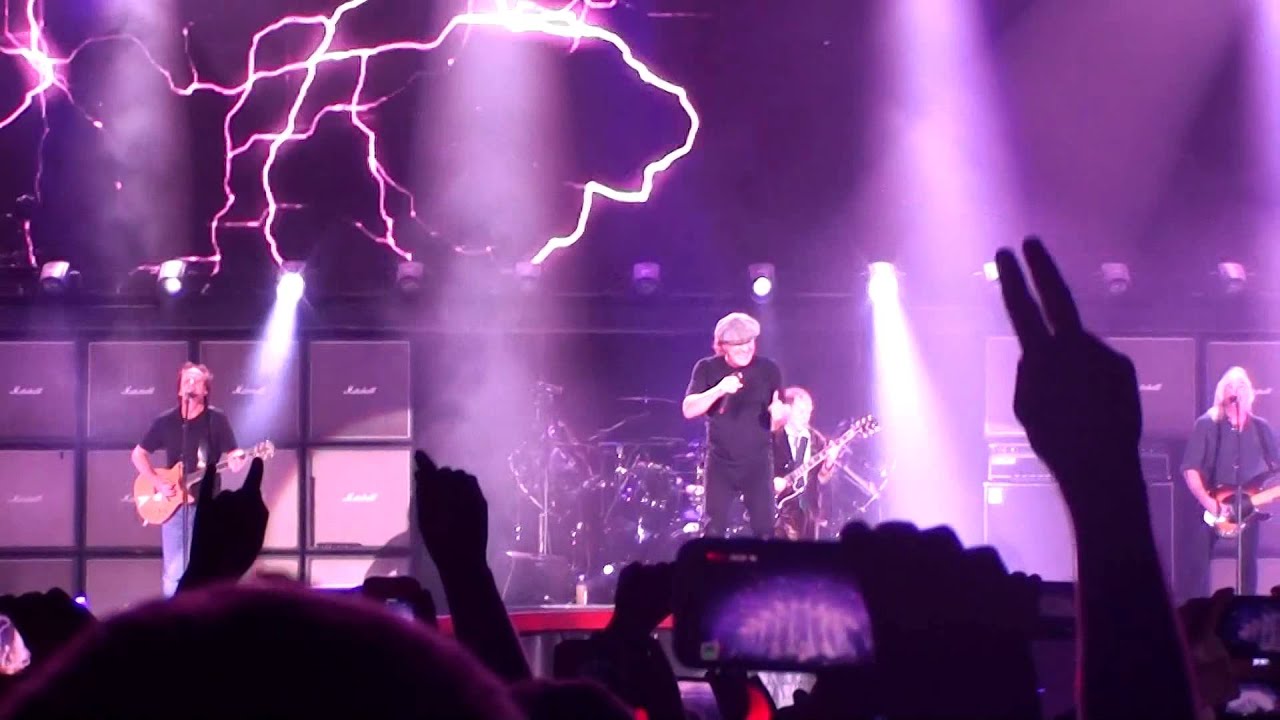 AC/DC - Thunderstruck Magnetic Hill Moncton, 2015/09/05 - YouTube