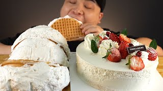Today’s mukbang is eating fresh cream cake and whipped cream waffle.