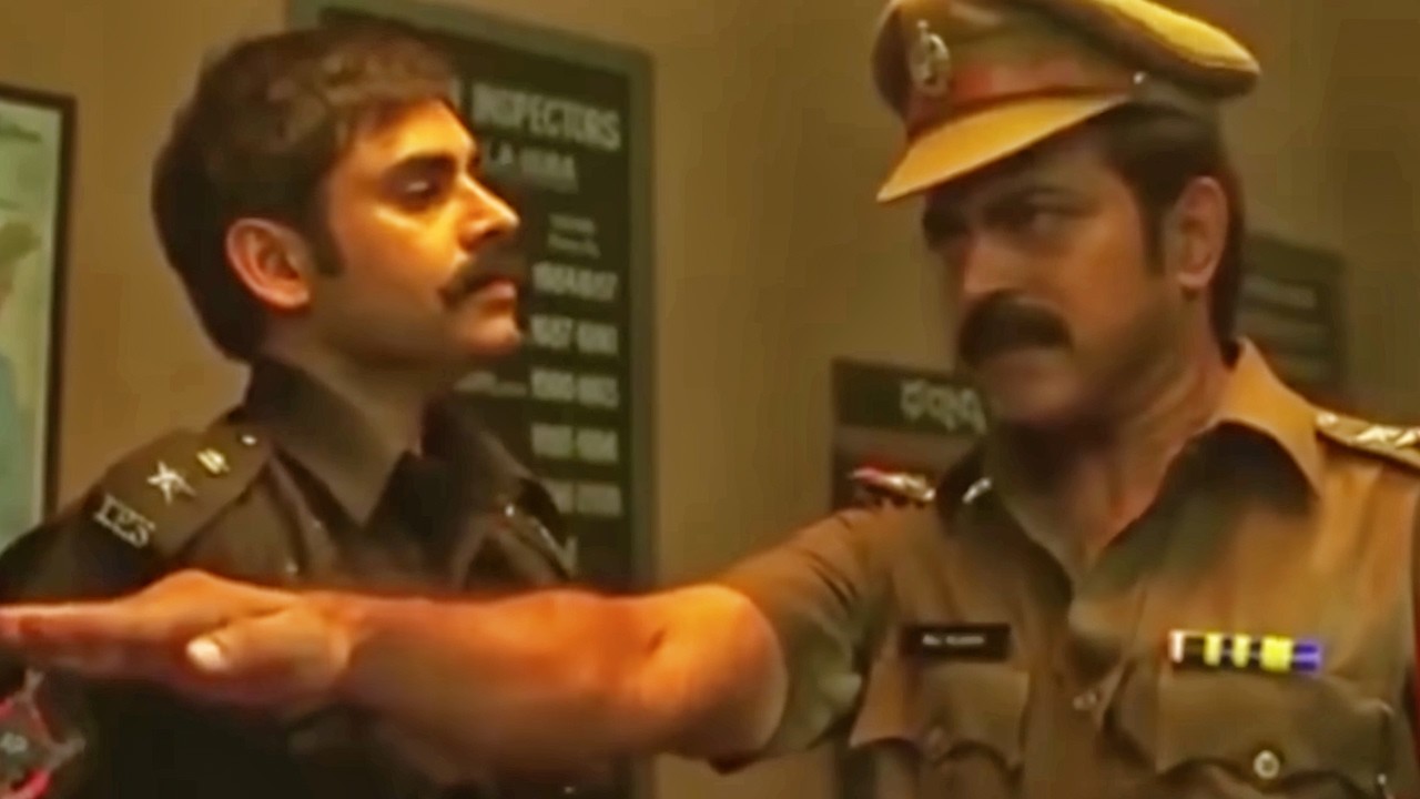 पवन कल्याण ने इस बेईमान पुलिस वाले को सुधार दिया  | Jaanbaaz Khiladi Movie Best Scene