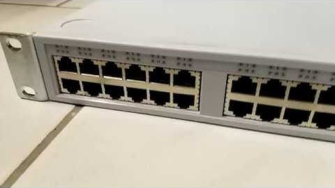 3Com Switch 4400 24-Port - 3C17203
