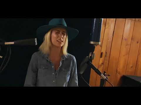 Kali Indiana Performs Single "Save Me" Acoustic in Studio