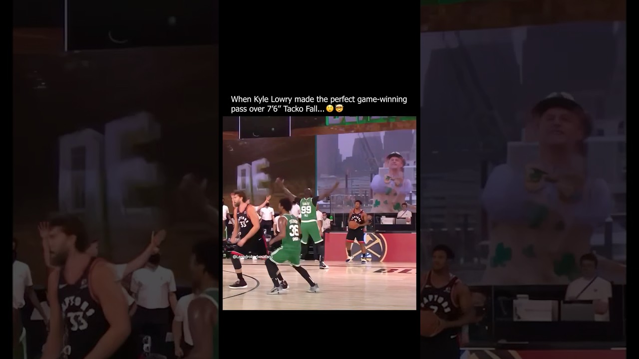 How did he make that pass?🤔🧠