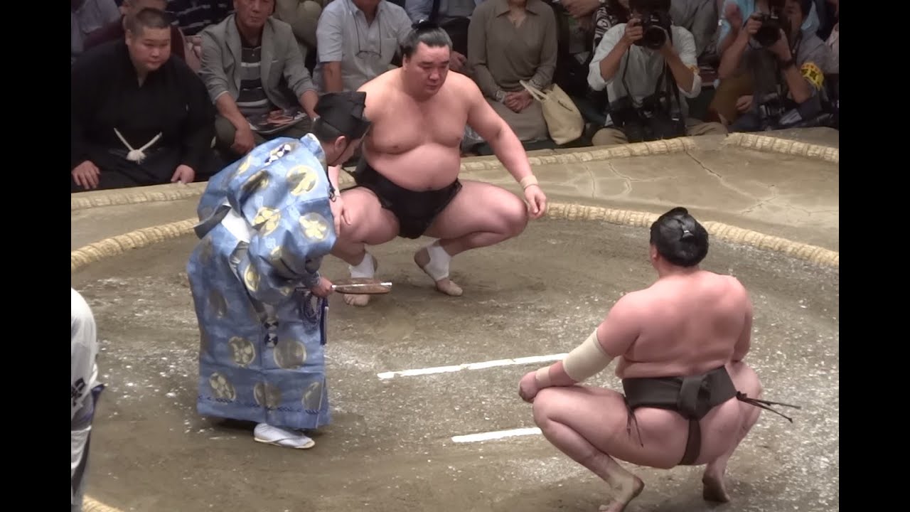 照ノ富士の初優勝決定】平成27年5月場所千秋楽 白鵬×日馬富士 - YouTube