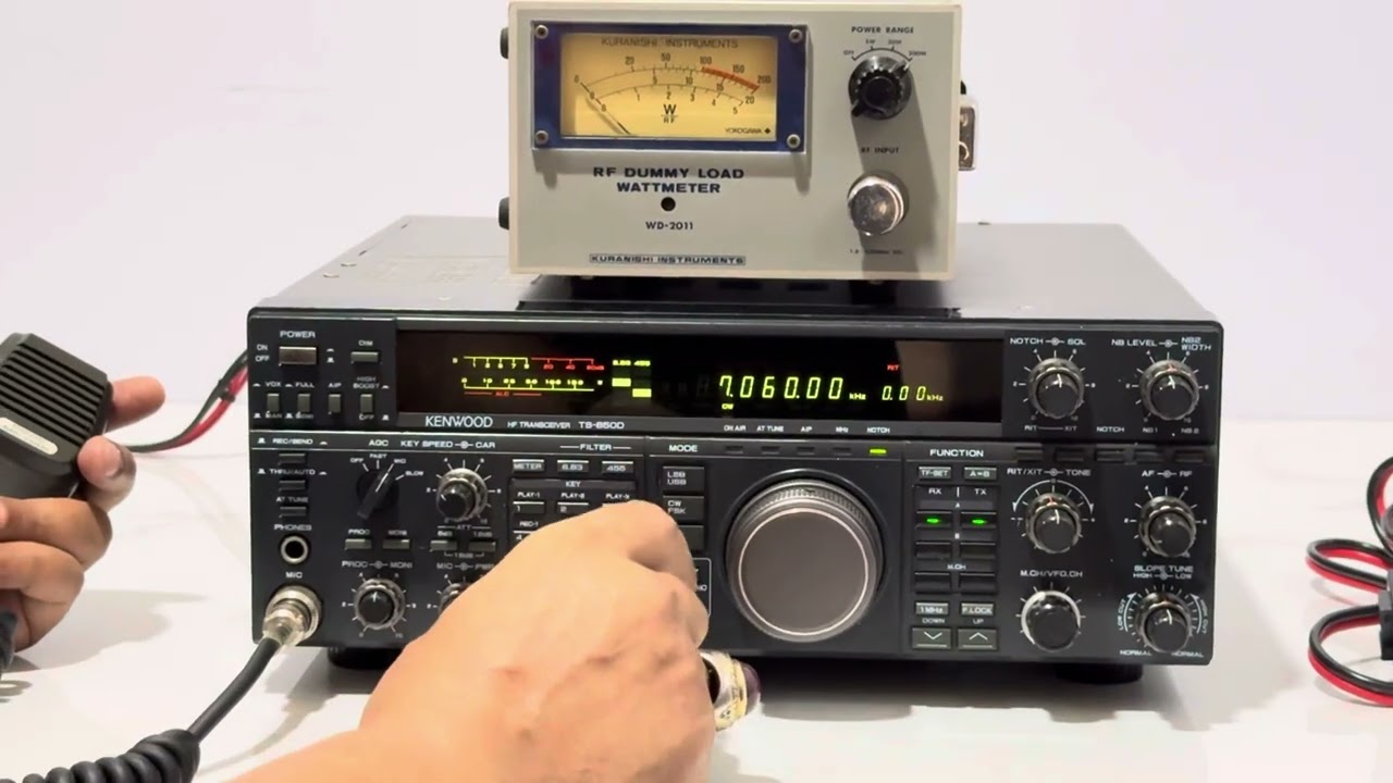 Kenwood TS-850D HF 100W - YouTube