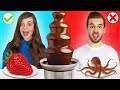 CHOCOLADE FONDUE CHALLENGE! Met Bibi *Kies Niet Het Verkeerde Voedsel*