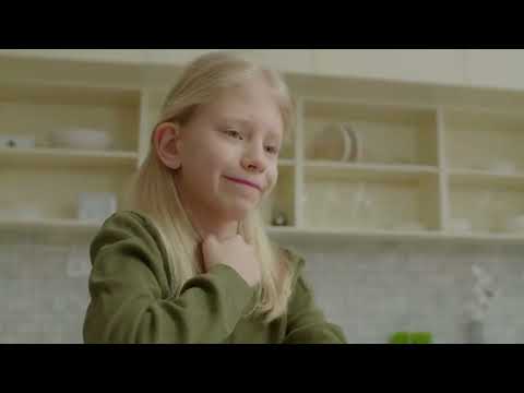 Video ESTONIA   La Verdad Detrás De La Ropa Más Sensual