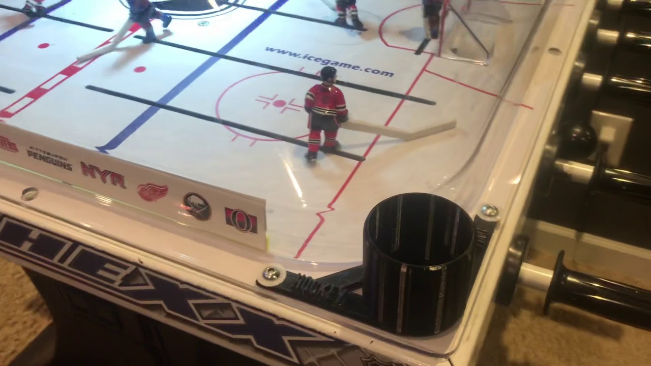 Shelti Dome/Bubble hockey Red Short Stick Hockey Player